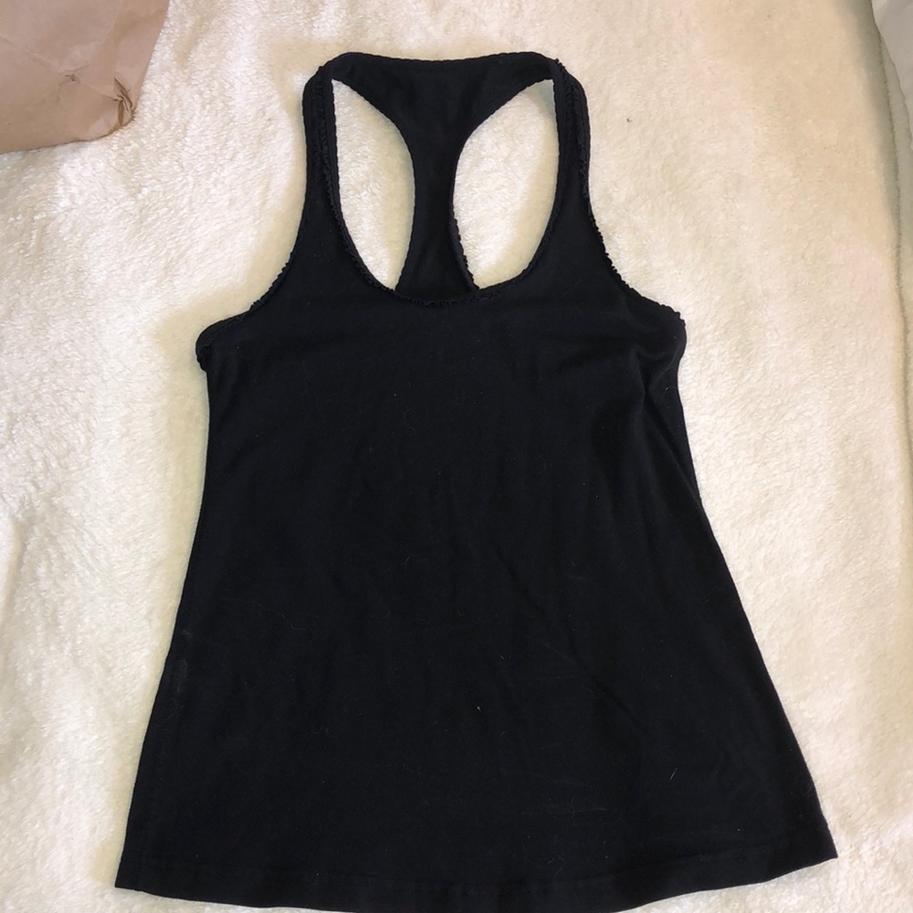 Black lululemon tank